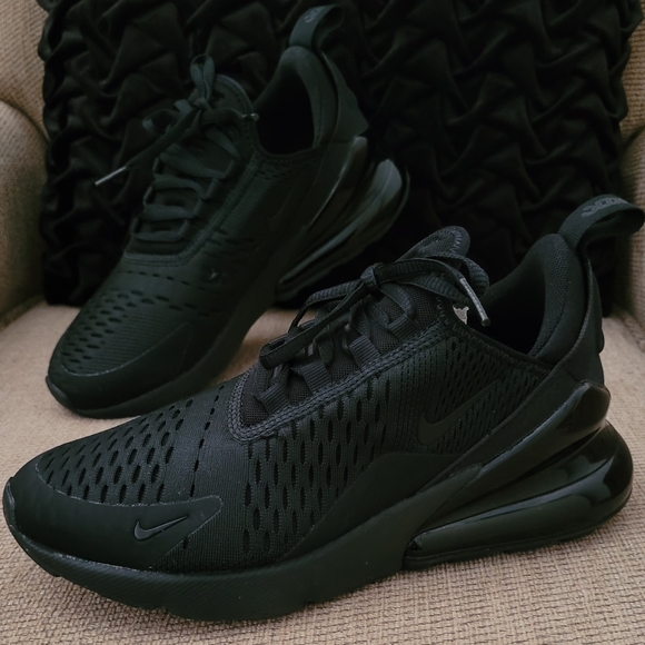 NIKE WOMEN'S AIR MAX 270 BLACK